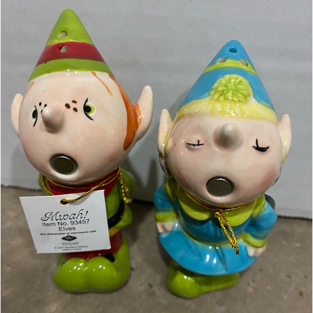Mwah! Elves Kissing Ceramic Salt&Pepper Shakers.Westland 2007 Giftware #93457